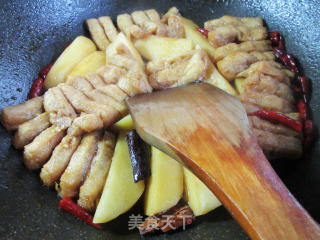 兰花豆腐干烧土豆的做法步骤：11