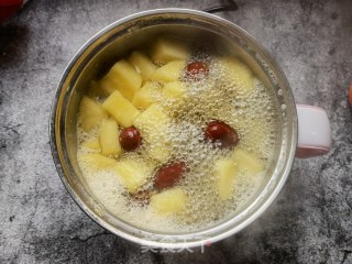 苹果红枣水的做法步骤：7