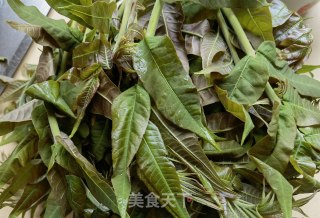 香椿鸡蛋煎饼的做法步骤：1