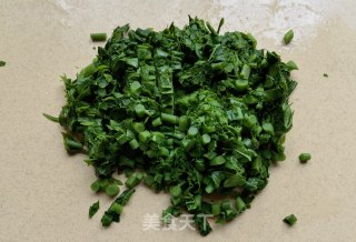 香椿鸡蛋煎饼的做法步骤：3