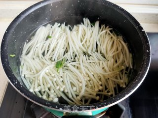 黑豆苗拌金针菇的做法步骤：6