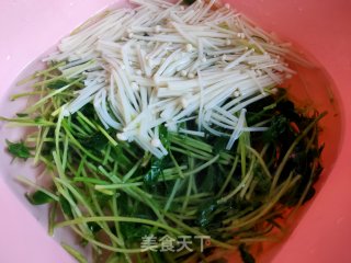 黑豆苗拌金针菇的做法步骤：8