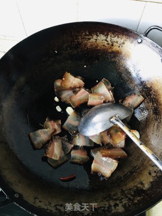 芹菜炒腊肉的做法步骤：4