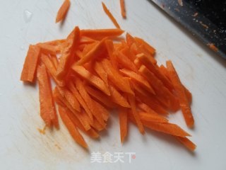 小黄瓜拌猪肚的做法步骤：1