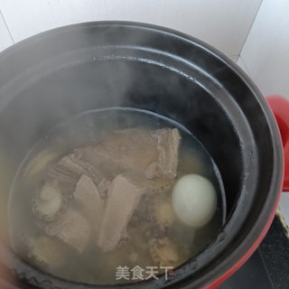 鲍鱼肉汤空心面的做法步骤：7