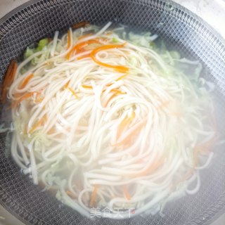鲍鱼肉汤空心面的做法步骤：9