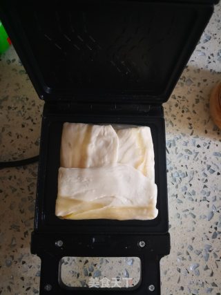 芝士火腿夹心手抓饼的做法步骤：4