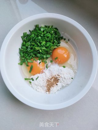 韭菜鸡蛋饼的做法步骤：4
