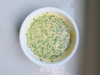 韭菜鸡蛋饼的做法步骤：5