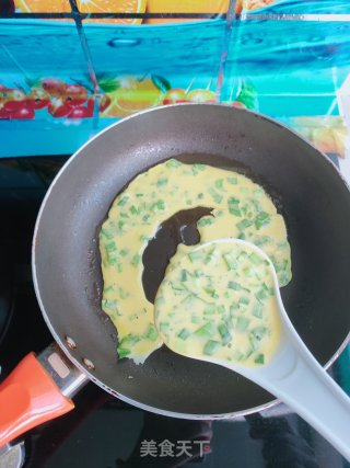 韭菜鸡蛋饼的做法步骤：6