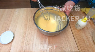 日式棉花瑞士卷，口感绵软细腻，春游试试做一个，让你味蕾绽放。的做法步骤：10