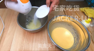 日式棉花瑞士卷，口感绵软细腻，春游试试做一个，让你味蕾绽放。的做法步骤：12