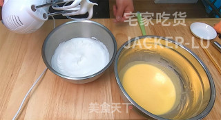 日式棉花瑞士卷，口感绵软细腻，春游试试做一个，让你味蕾绽放。的做法步骤：13