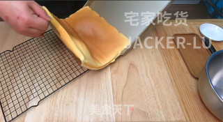 日式棉花瑞士卷，口感绵软细腻，春游试试做一个，让你味蕾绽放。的做法步骤：20