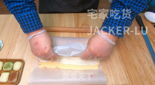 日式棉花瑞士卷，口感绵软细腻，春游试试做一个，让你味蕾绽放。的做法步骤：27
