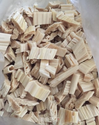 胡萝卜豆角腊肠饭的做法步骤：3