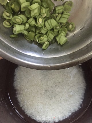胡萝卜豆角腊肠饭的做法步骤：6