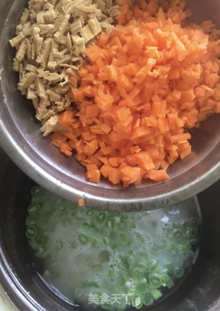 胡萝卜豆角腊肠饭的做法步骤：7