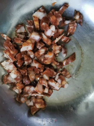 鱿鱼须腊肠饭的做法步骤：3