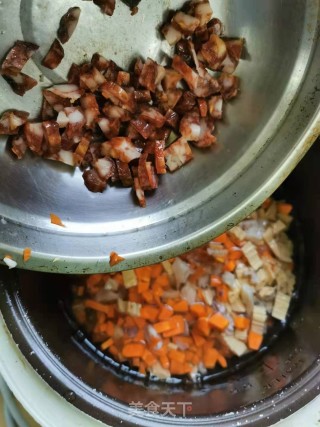 鱿鱼须腊肠饭的做法步骤：7