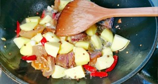 腊鸭炖土豆的做法步骤：6