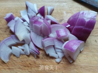 洋葱炒肉的做法步骤：1