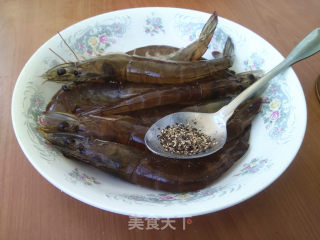 炸大虾 空气炸锅版的做法步骤：3