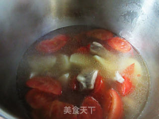 番茄土豆仔排汤的做法步骤：10