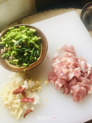 家庭版打卤面的做法步骤：1