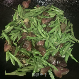 腊肉炒四季豆的做法步骤：8