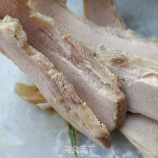 春葱拌贵妃肉的做法步骤：4