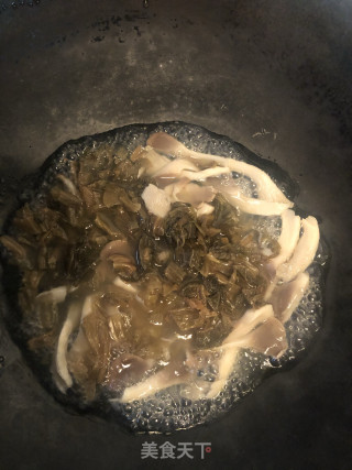 雪菜鱿鱼的做法步骤：1