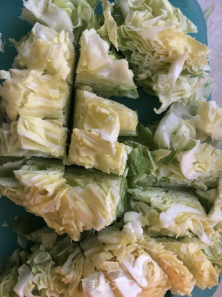 酸辣包心菜的做法步骤：1