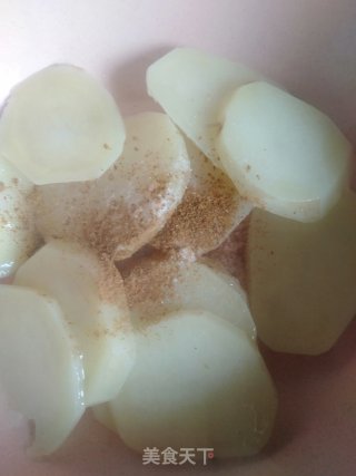 土豆小饼的做法步骤：3