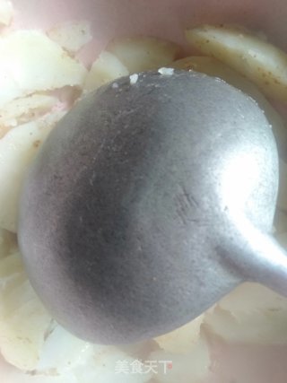 土豆小饼的做法步骤：4