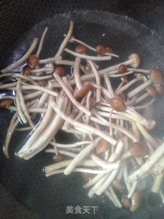 腊肉炒茶树的做法步骤：3