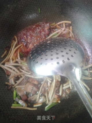 腊肉炒茶树的做法步骤：7