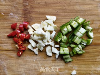 萝卜干油泼粉的做法步骤：1