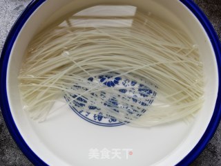 萝卜干油泼粉的做法步骤：3