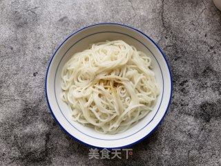 萝卜干油泼粉的做法步骤：7