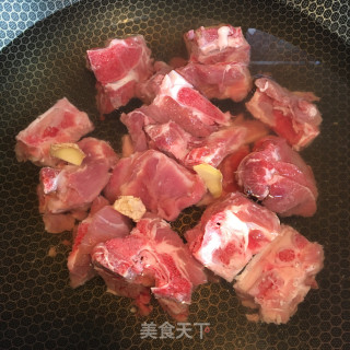 排骨炖芸豆的做法步骤：2