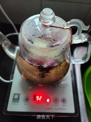 洛神花桂圆红枣茶的做法步骤：4
