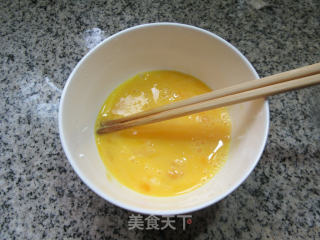 菜芯肉丝鸡蛋炒河粉的做法步骤：3