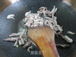 菜芯肉丝鸡蛋炒河粉的做法步骤：6