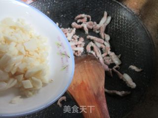 菜芯肉丝鸡蛋炒河粉的做法步骤：7