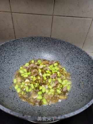 酸菜烧毛豆的做法步骤：8