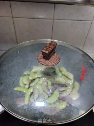 清炒紫扁豆的做法步骤：5