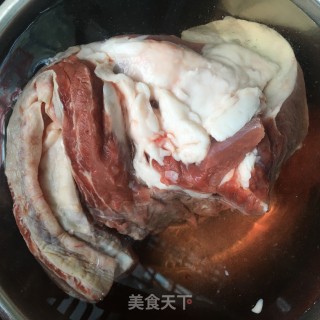 番茄牛腩盖饭的做法步骤：1