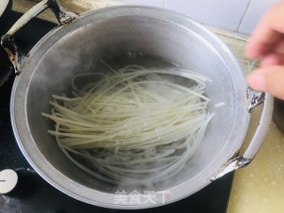 芝麻盐拌米粉的做法步骤：6