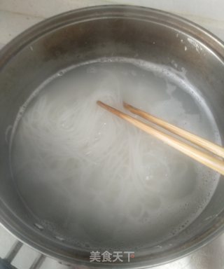 排骨汤米粉的做法步骤：6